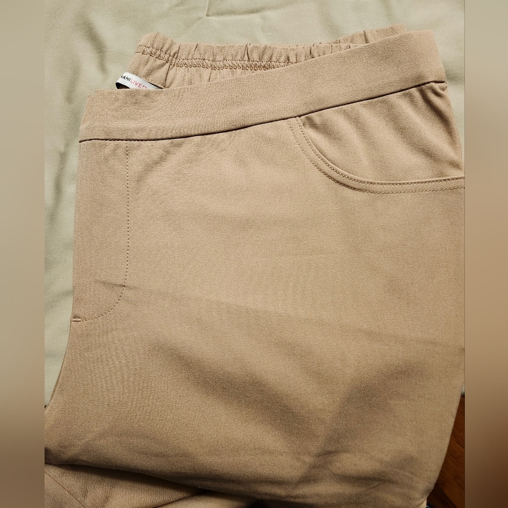 Isaac Mizrahi Petite 24/7 Stretch Crop Pants w/Back Slit Hem NWOT